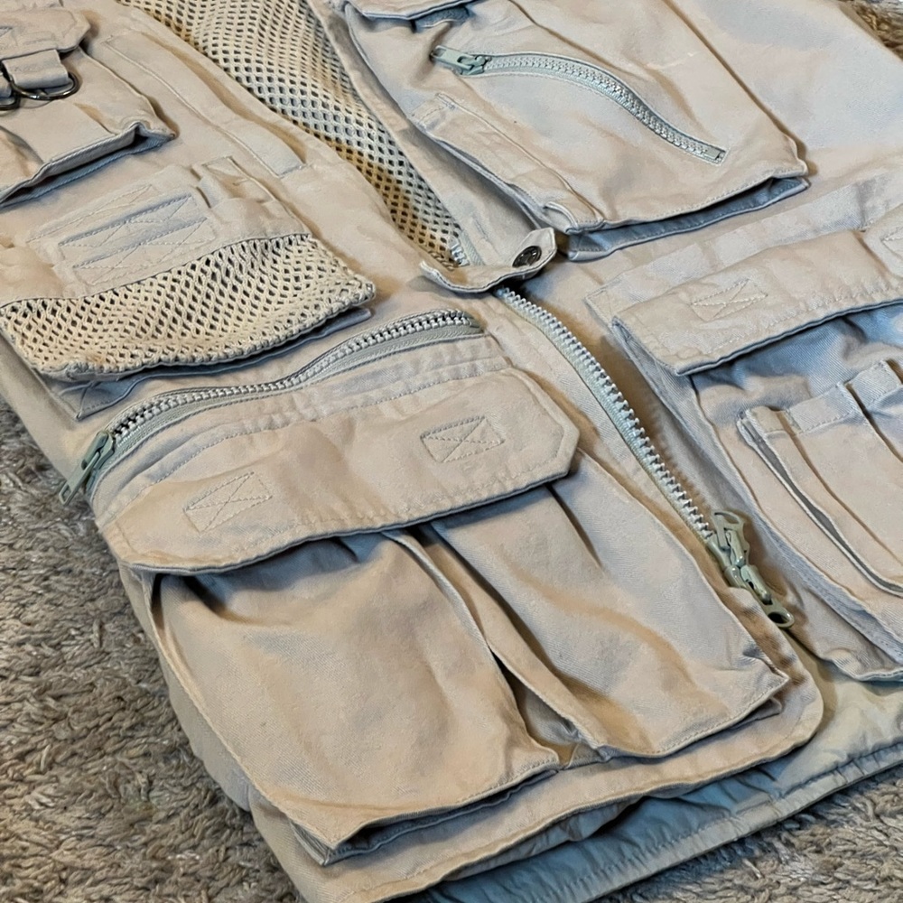 Utility Vest - Picture 5 of 7